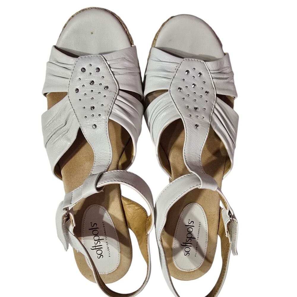 Softspots white leather studded sandals 9,5